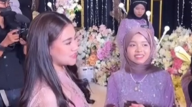 Momen Akrab Aaliyah Massaid dan Geni Faruk (TikTok/lovealthar)