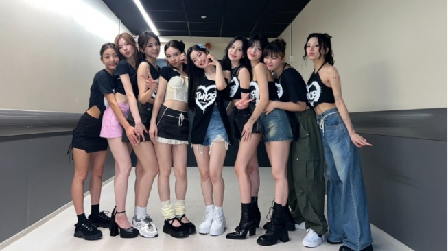 TWICE Siapkan Banyak Kejutan di Konser Jakarta: Yuk Tahun Baruan Bareng!