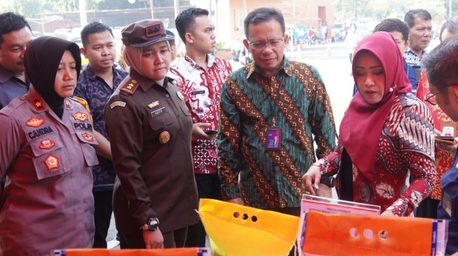 Pemkab Mojokerto Berupaya Kendalikan Inflasi, Bupati Ikfina Hadirkan Gerakan Beli Beras Premium Lokal bagi ASN