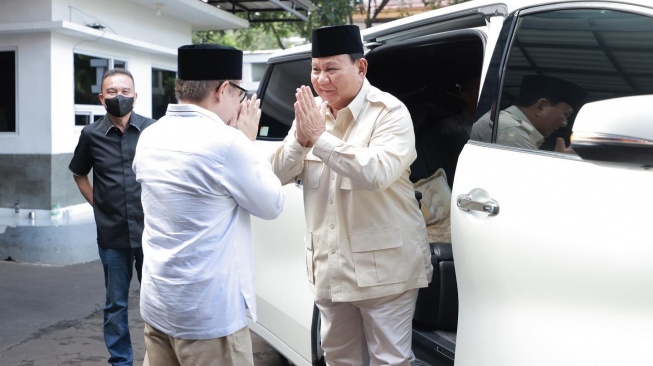 Daftar Mobil Warna Putih yang Menjadi Favorit Prabowo Subianto