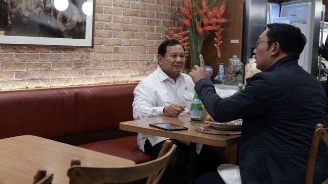 Prabowo Subianto dan Ridwan Kamil makan bersama di Jalan Kertanegara IV, Jaksel pada Rabu (13/9/2023) malam. [Istimewa]