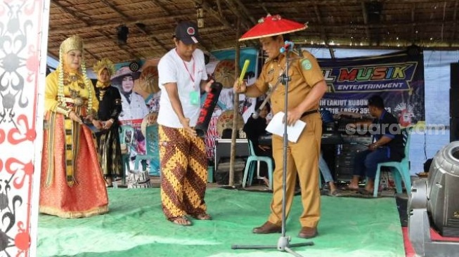 Lestarikan Seni dan Budaya, Festival Kampoeng Seraong Desa Jembayan Digelar