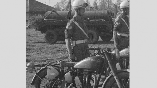 Lihat Foto Lawas Tentara di Semarang 1946, Netizen Soroti Motor Jadul Ini