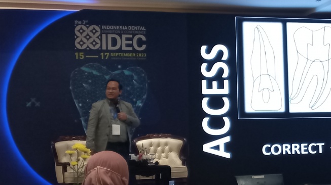 Dr. Drg. Aditya Wisnu, Sp.KG(K) di sela acara Indonesia Dental Exhibition & Conference atau IDEC 2023. (Dini/Suara.com)