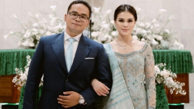 Fritz Hutapea, putra Hotman Paris Hutapea, dan istri Chen Giovani.