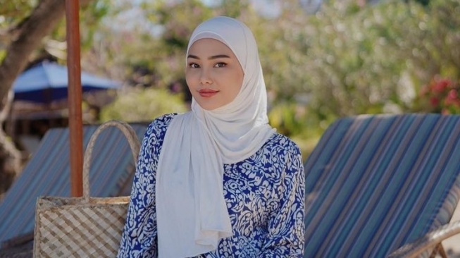 5 OOTD ala Dara Arafah, Bisa Jadi Inspirasi Outfit Hijab yang Stylish dan Keren