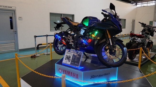 PT YIMM juga memajang sederet motor-motor sport andalannya yang bisa disaksikan peserta factory visit dari dekat [PT YIMM].