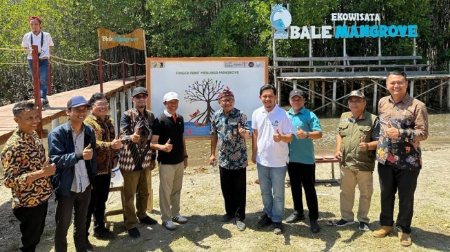 Kemenparekraf Resmikan Ekowisata Bale Mangrove Desa Wisata Jerowaru