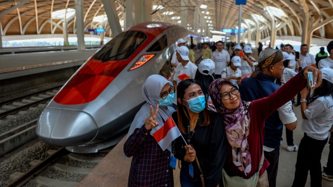 Mulai Ramai Penumpang, Jumlah Perjalanan Kereta Cepat Whoosh Ditambah