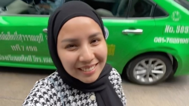 Niat Liburan dengan Budget Murah, Tya Ariestya Malah Kena 'Jebakan Batman'