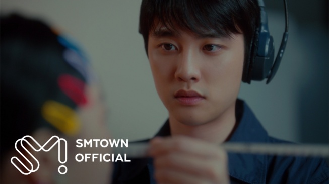 Resmi Comeback! D.O. EXO Dambakan Seseorang yang Spesial di MV Lagu Somebody