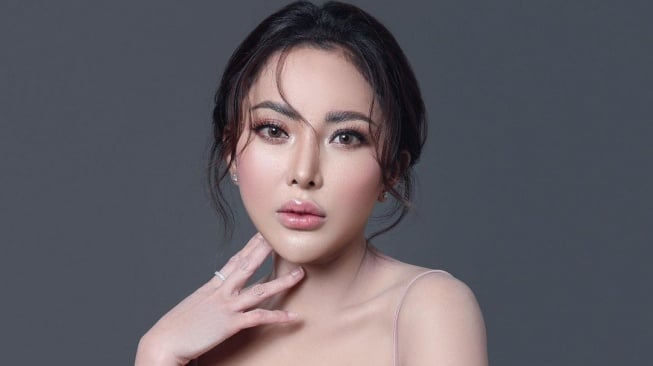 Dituduh jadi Pelakor, Sosok Lelaki Ngaku Tunangan Ayu Aulia Muncul dan Laporkan Sang Model