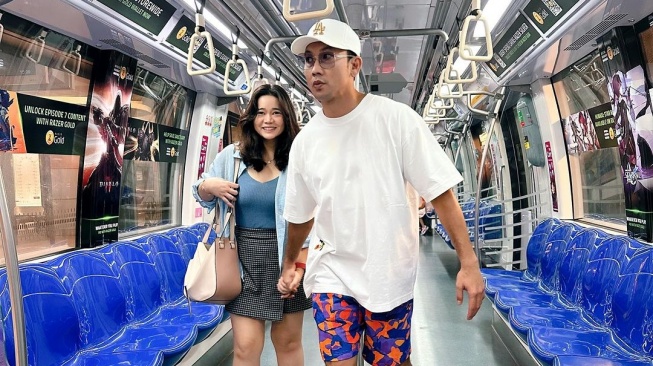 Potret Mesra Denny Sumargo dan Olivia Allan. (Instagram/oliviasumargo)