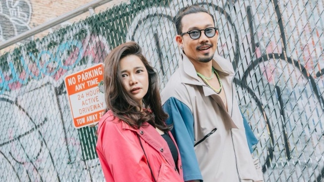 Potret Mesra Denny Sumargo dan Olivia Allan. (Instagram/oliviasumargo)