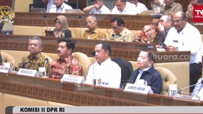 DPR RI melalui Komisi II dan Pemerintah akhirnya menyepakati Revisi Undang-Undang Ibu Kota Negara (IKN) dibawa ke tingkat II atau ke Rapat Paripurna untuk disahkan menjadi undang-undang. (tangkapan layar)