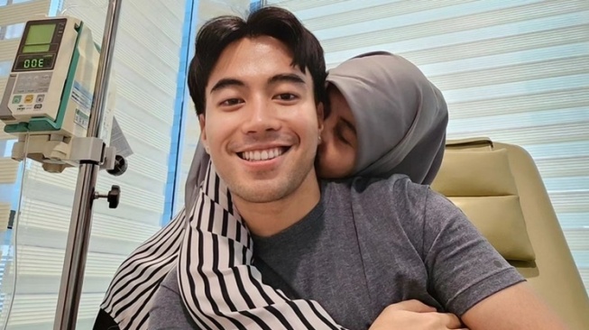  Artis Berjuang Lawan Kanker (Instagram/@vidialdiano)