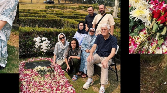 Momen BCL mengunjungi makam Ashraf bersama keluarga mertuanya.  (Instagram/bclsinclair)