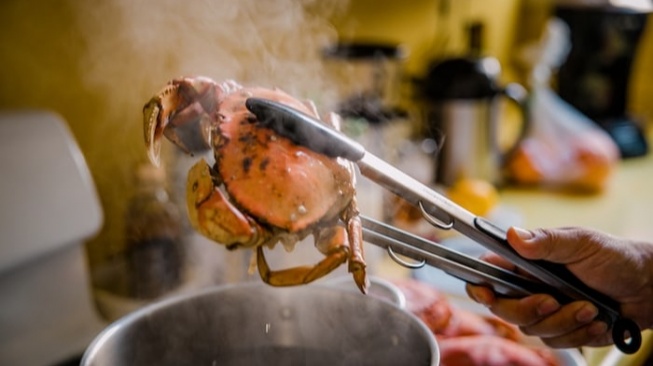 Tagihan Makan Jebol Gegara Menu Kepiting, Turis Jepang Ini Ngadu ke Polisi