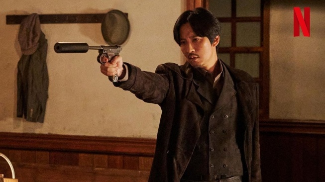 5 Potret Kim Nam Gil di Song Of The Bandits, Drakor Baru yang Mulai Tayang di Akhir Pekan Ini