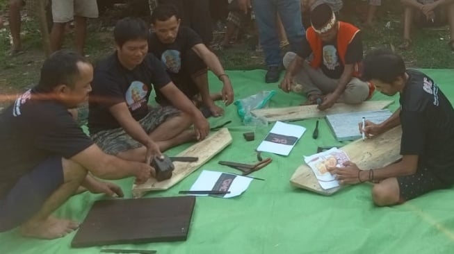 GMC Kalbar Gelar Pelatihan Seni Ukir Kayu untuk Asah Kemampuan Para Pemuda