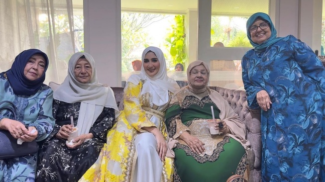 Potret 4 Bulanan Kehamilan Keempat Tania Nadira. (Instagram/tanianadiraa)