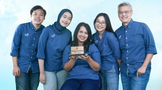 Tim PR & Activations Asuransi Astra menerima penghargaan PERHUMAS PR Excellence Awards 2023 dengan kategori Corporate PR Tema DEI (Diversity, Equity, Inclusion)  yang diraih melalui kampanye kehumasan #PerempuanBermakna dalam menyuarakan makna perempuan selama bulan Maret 2023. Kampanye bertujuan untuk mendukung arahan OJK tersebut untuk meningkatkan literasi segmen perempuan secara keberlanjutan sekaligus mendukung terwujudnya SDGs poin 5 "Kesetaraan Gender" guna mengembangkan potensi dan perannya [Asuransi Astra].