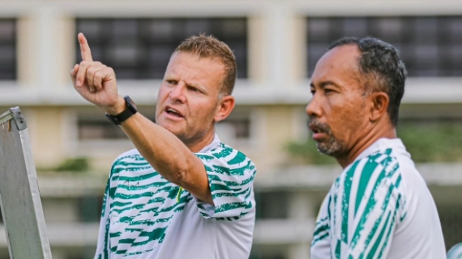 Persebaya Tandang ke Markas Dewa United, Josep Gombau Bidik Poin Penuh