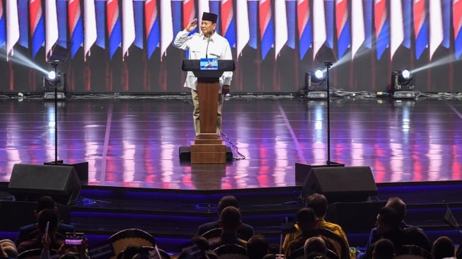 Ketua Umum Partai Gerindra Prabowo Subianto memberikan pidato saat rapat pimpinan nasional (Rapimnas) Partai Demokrat terkait arah dukungan capres 2024 di Jakarta, Kamis (21/9/2023). [ANTARA FOTO/Galih Pradipta/rwa]
