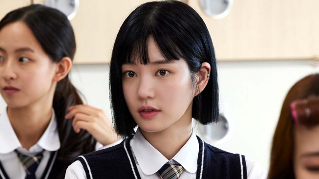 Pesona Lee Yoo Bi di The Escape of the Seven (Soompi)