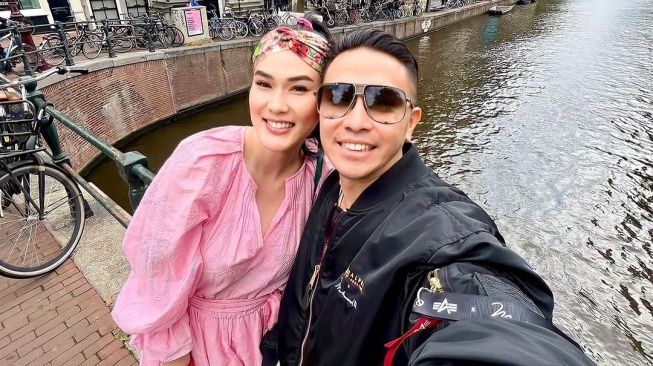 Stevianne Agnecya bersama suami, Anggi Pratama. [Instagram]