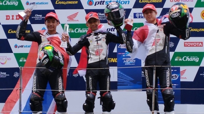 Podium untuk Muhammad Kiandra Ramadhipa (5), dan Decksa Almer Alfarezel (13) [PT AHM].