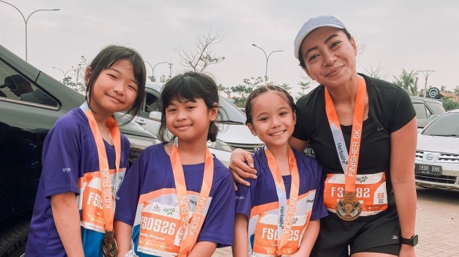 Potret Gempi Pertama Kali Ikut Kids Run (Instagram/@gisel_la)