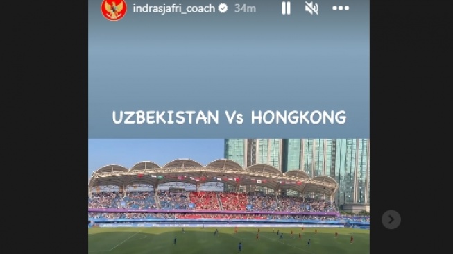 Indra Sjafri mata-matai calon lawan timnas Indonesia U-24 di 16 besar Asian Games 2022. (Instagram/indrasjafri_coach)