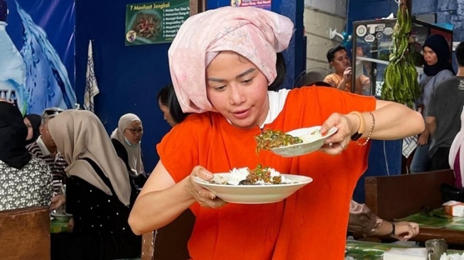 Sentil Codeblu, Farida Nurhan Buktikan Kotoran Udang Boleh Dimakan