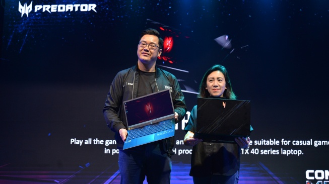 Kiri Ke Kanan - Andreas Lesmana, Gaming Product Manager Acer Indonesia; Theresia Hanydawati, Head of Consumer Product Acer Indonesia. [Acer Indonesia]