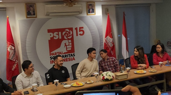 Pimpin Rapat Perdana Setelah Jadi Ketum PSI, Kaesang: PR-nya Banyak Banget