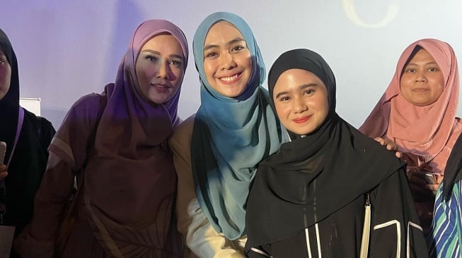 Tissa Biani ikut pengajian bersama Mulan Jameela dan Oki Setiana Dewi. [Instagram]