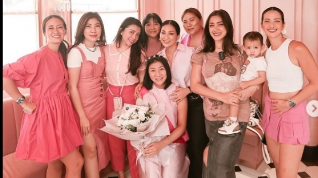 Nia Ramadhani Reunian Bareng Girls Squad, Ada Jessica Iskandar