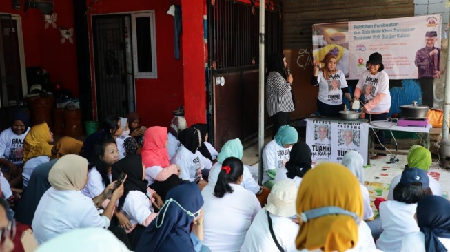 Tingkatkan Kesejahteraan Masyarakat Lewat Pelatihan Pembuatan Kue Bolu Bibir