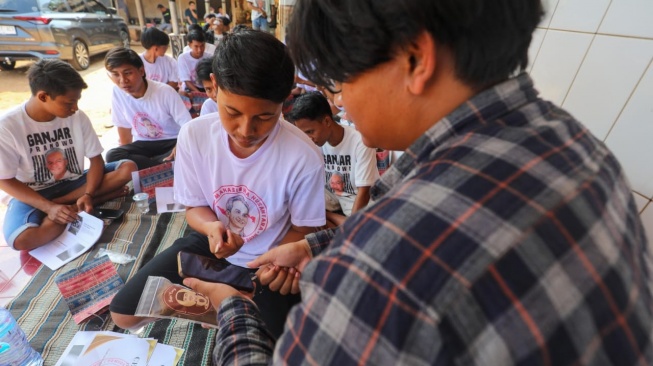 Berkat PMN, Warga Bangkalan Berani Manfaatkan Internet untuk Pasarkan Usaha Kopinya