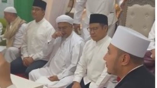 Bakal Capres Anies Baswedan dan cawapresnya Muhaimin Iskandar atau Cak Imin bertemu dengan Habib Rizieq Syihab di Petamburan 3, Jakarta Pusat, Rabu (27/9/2023) malam. (ist/tangkap layar)