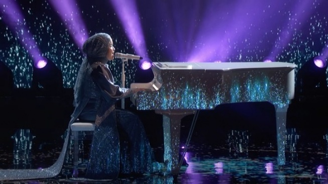 Makna Lagu Elton John Dinyanyikan Putri Ariani di Final AGT 2023: Ini Lirik Don't Let the Sun Go Down on Me