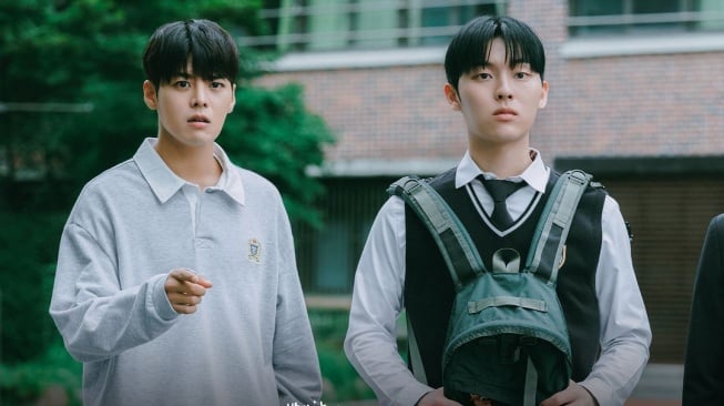 Adu Gaya Ryeoun dan Choi Hyun Wook di Twinkling Watermelon (Instagram/@tvn_drama)