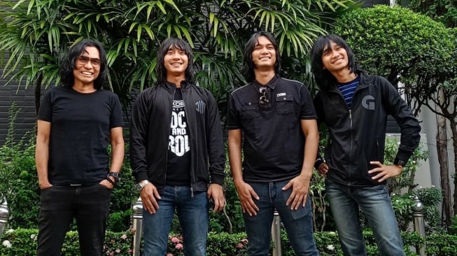 Berseteru dengan Keluarga Koes Plus, Ini Profil T'Koes Band