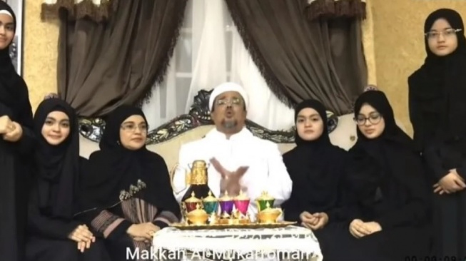 Keluarga Rizieq Shihab (Tangkap layar YouTube Abu Nawas).