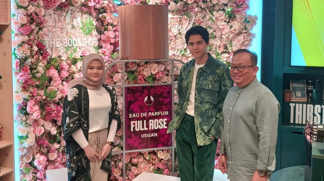 Maxime Bouttier dalam acara acara The Body Shop Fragrance Festival, Rabu (27/9/2023). (Fajar/Suara.com)