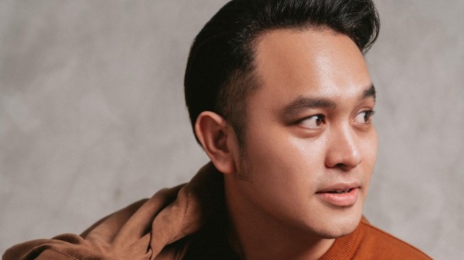 Biodata dan Agama Gilang Dirga, Artis dan Bacaleg yang Tersandung Kasus Judi Online