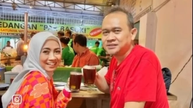 Potret Mesra Cak Lontong dan Istri (Instagram/@caklontong)