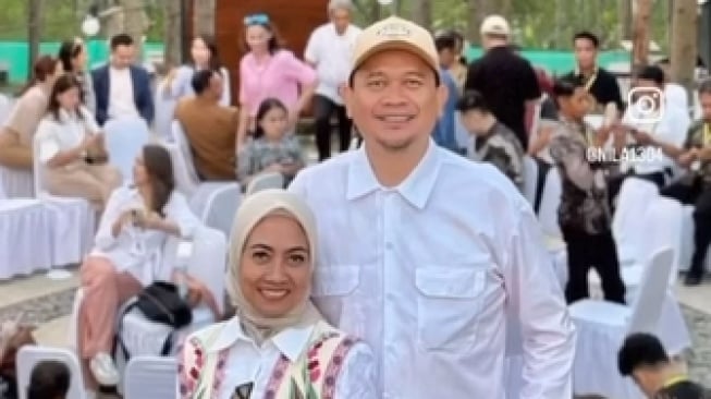 Potret Mesra Cak Lontong dan Istri (Instagram/@caklontong)