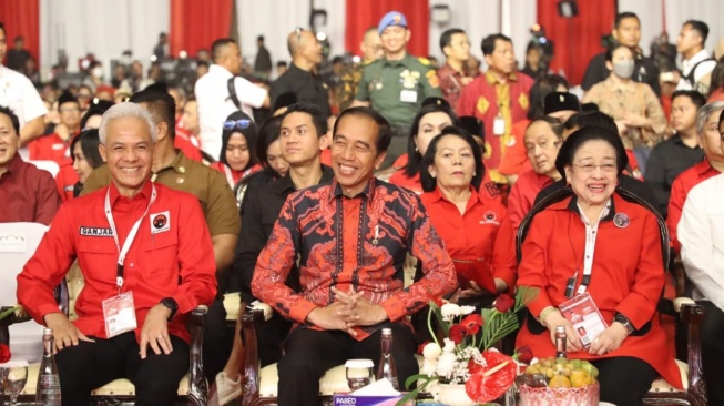FX Rudy Beri Lampu Hijau Jokowi Ketua Umum PDIP Gantikan Megawati, Gibran Enggan Ikut Campur